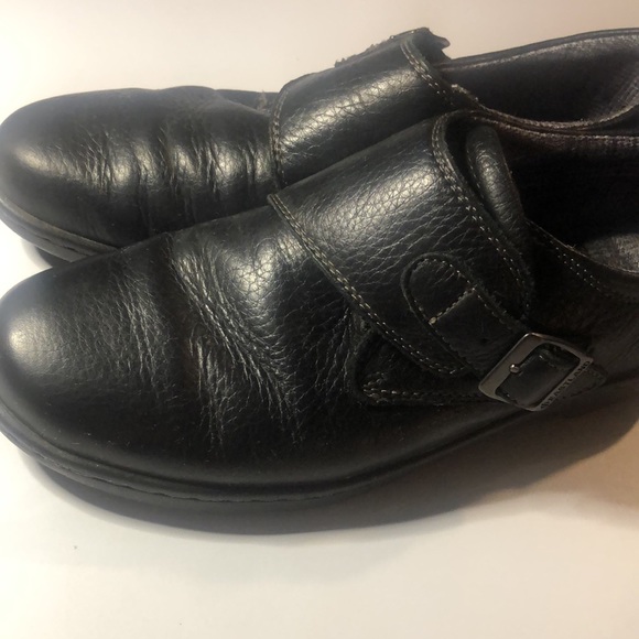 Woman’s EastLand memory foam slip on shoes - Picture 3 of 11